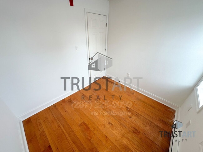 Building Photo - 2025 N 4th St