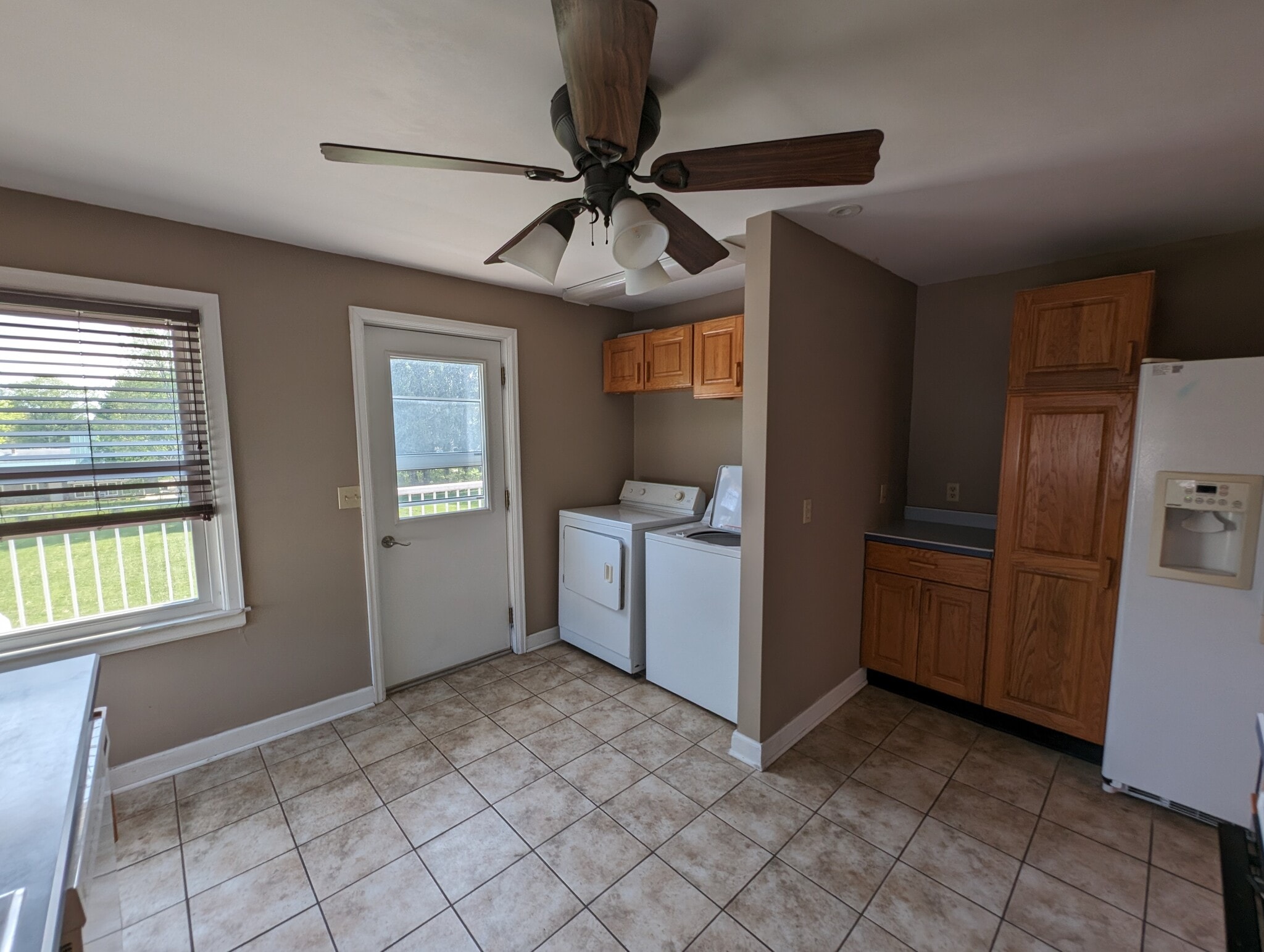 Kitchen - 205 E Madison St