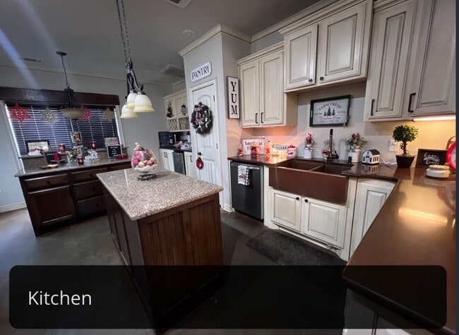 Building Photo - 17 Margarita Dr