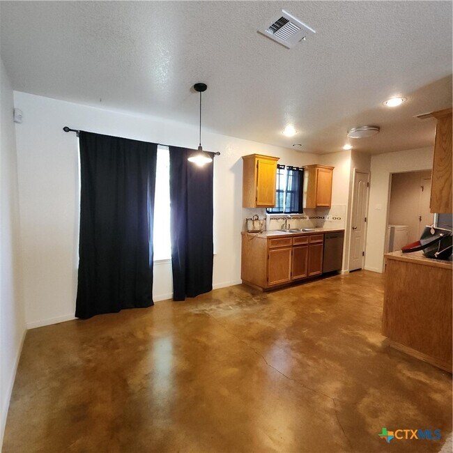 Building Photo - 3509 Lauren St