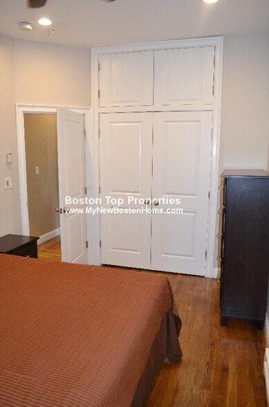 Building Photo - 537 Columbus Ave