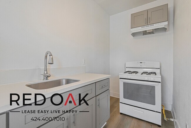 Building Photo - 5407 Sierra Vista Ave