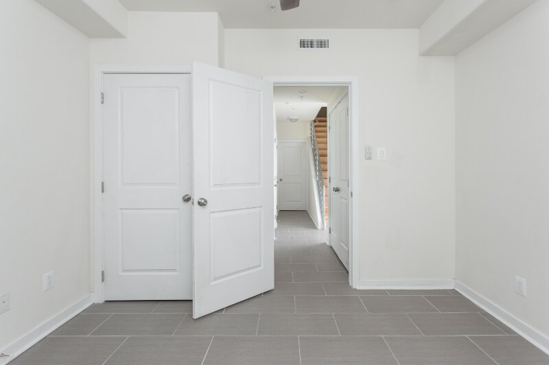 Building Photo - 702 S 20th St