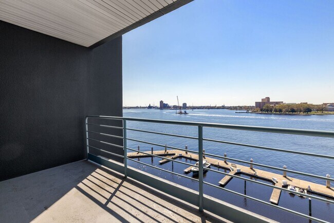 Building Photo - DOWNTOWN AREA