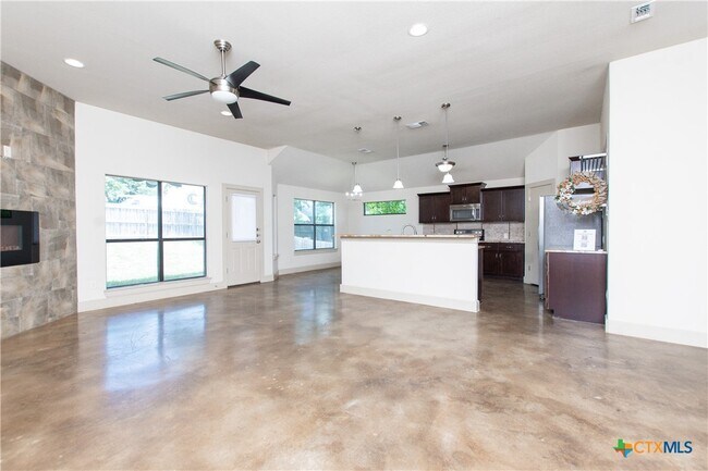 Building Photo - 7101 Andalucia Dr