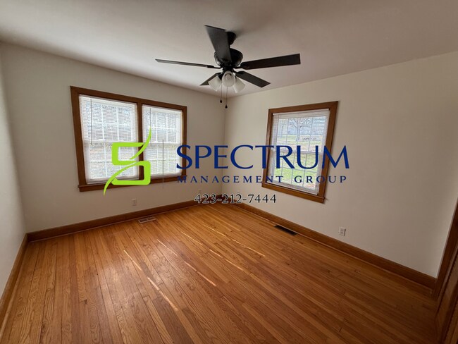 Building Photo - 1148 Lake Dr