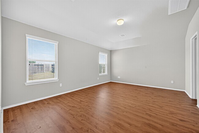 Building Photo - 5310 Songlark Bluff Cir