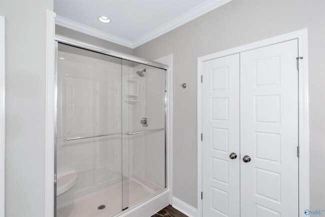 Building Photo - 9057 Redstone Square Dr