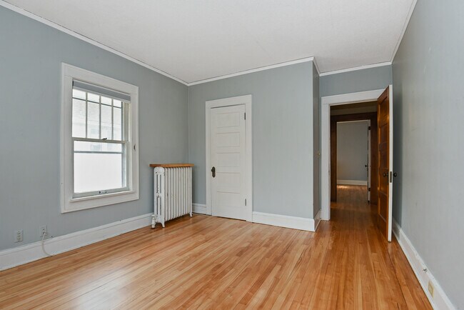 Building Photo - 3900 Sheridan Ave S