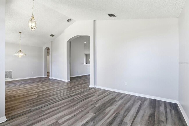 Building Photo - 1791 Florence Vista Blvd