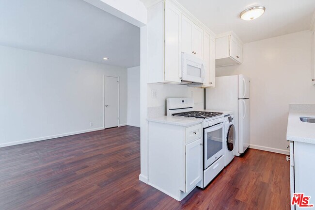 Building Photo - 11749 Riverside Dr