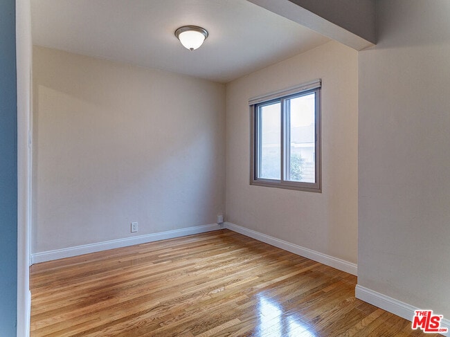 Building Photo - 8716 Bleriot Ave