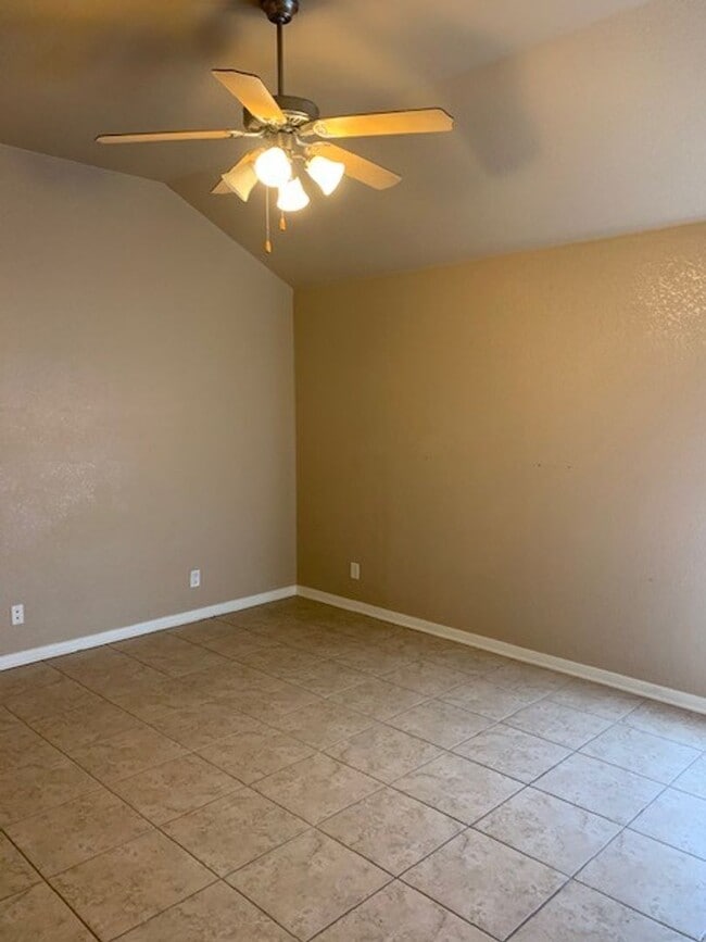 Building Photo - 3 Bedroom / 2 Bath Duplex – Clear Creek Area – Killeen, TX