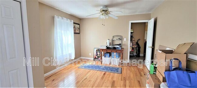 Building Photo - 313 Calef Rd