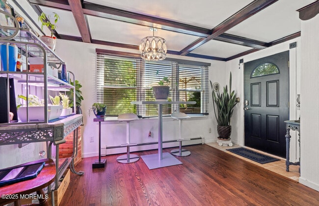 Building Photo - 517 Laurel Ave