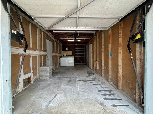 Building Photo - Charming 2BD/1BA Home in Morena with Large Yard, In-Unit Laundry & Detached Garage