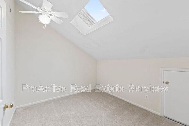 Building Photo - 9468 Bay Front Dr