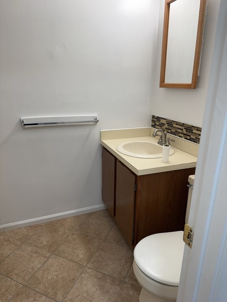 primary bathroom - 5324 Pandoria Ave