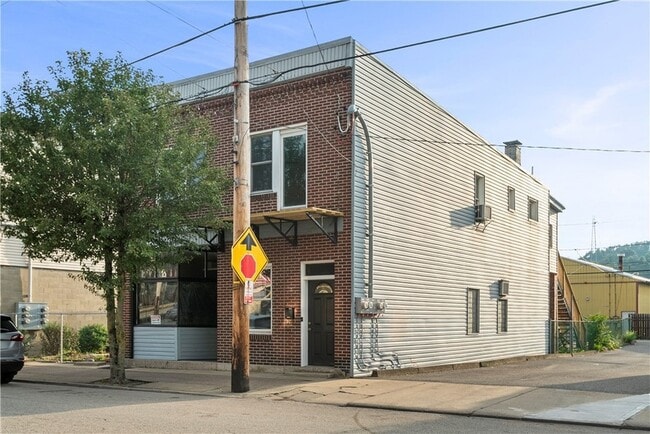 Building Photo - 734 Monongahela Ave