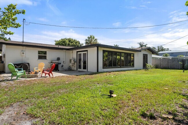 Building Photo - 2508 Britannia Rd
