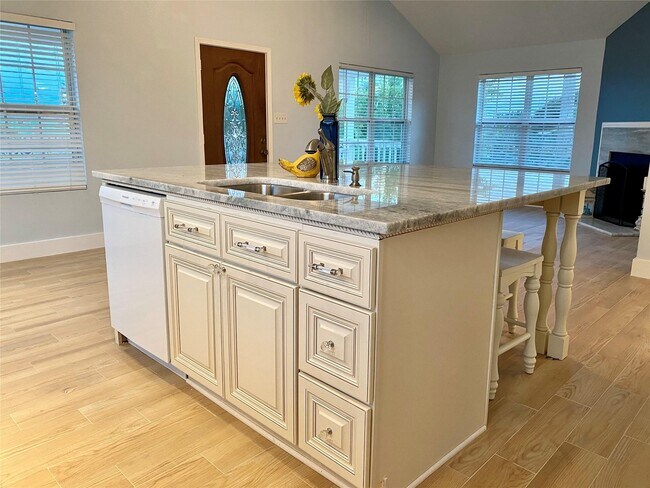 Building Photo - 1578 Railroad St