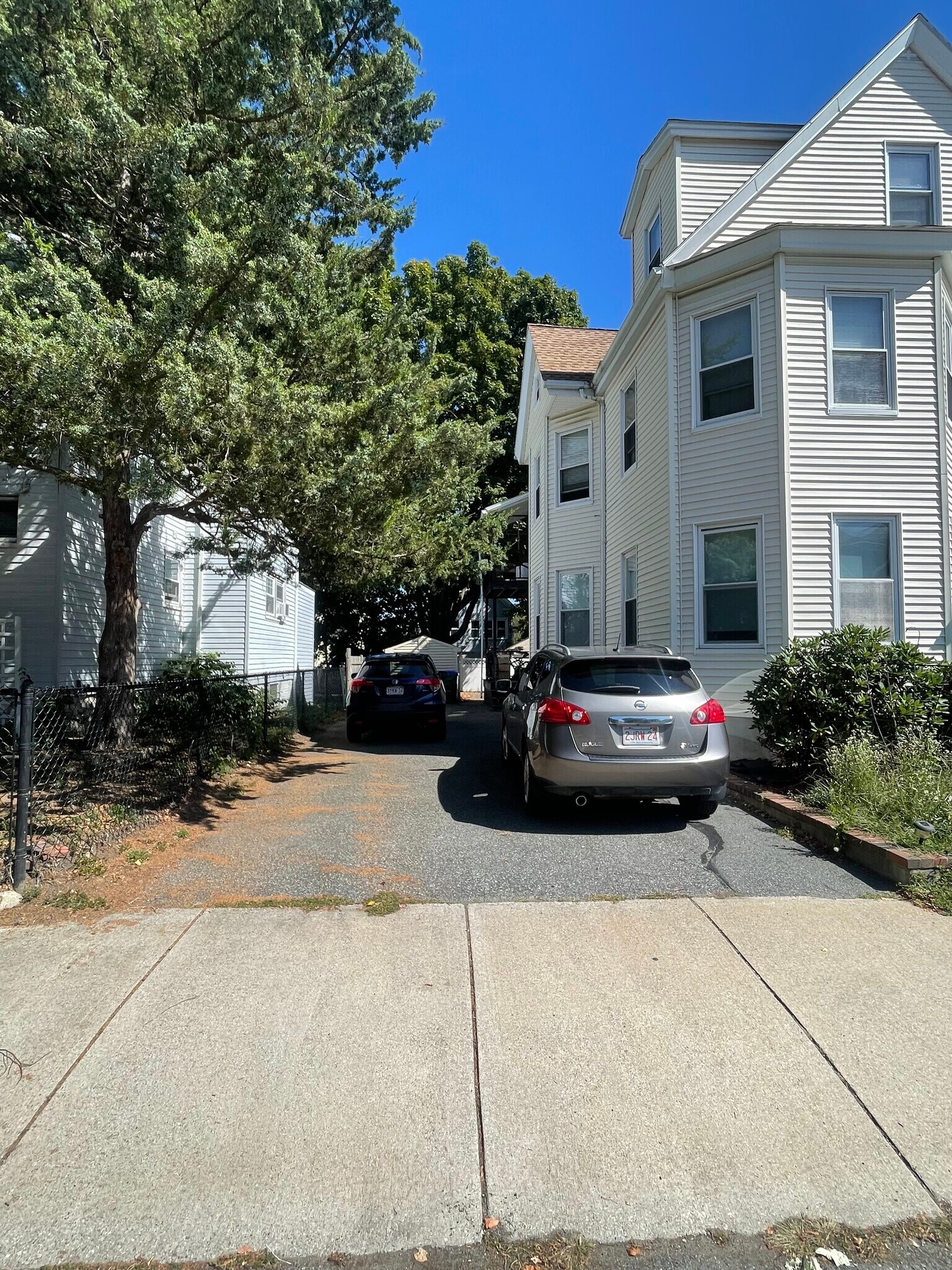 Building Photo - 48 Chester Ave