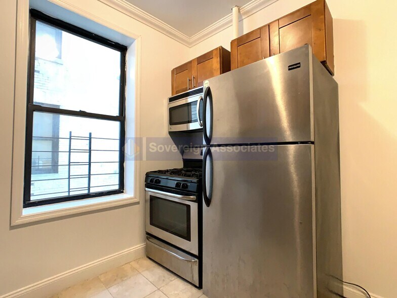 Building Photo - 460 W 149th St