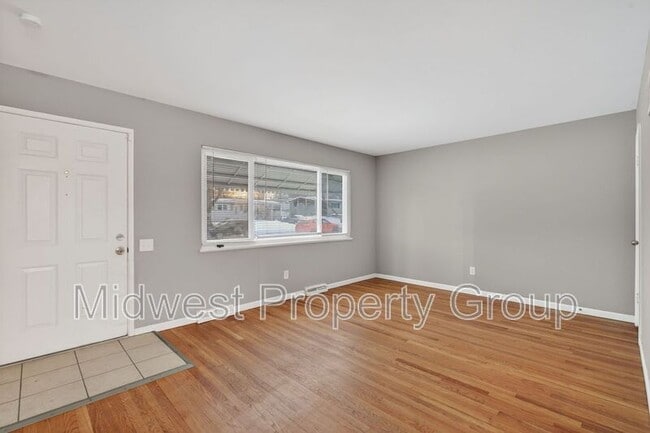 Building Photo - 2365 Dove Dr