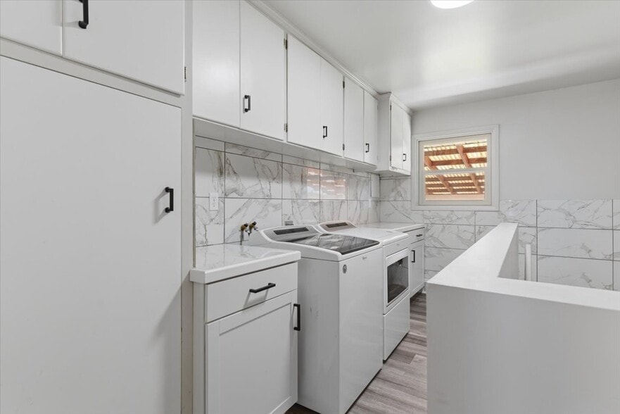 Building Photo - 5564 S 2425 W