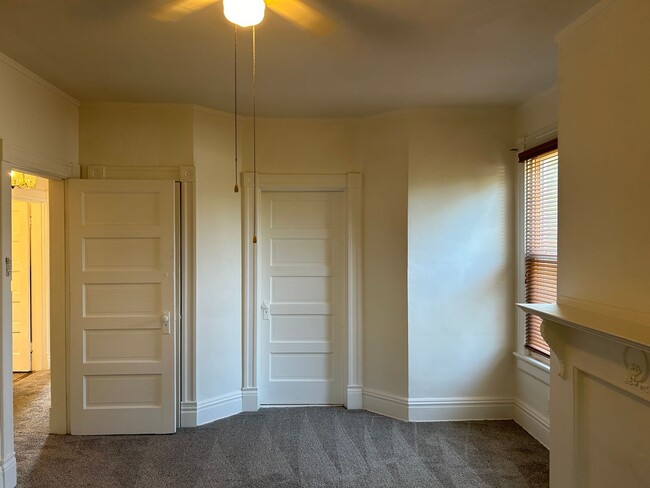 Building Photo - Charming 4-Bedroom Home in North Highland ...