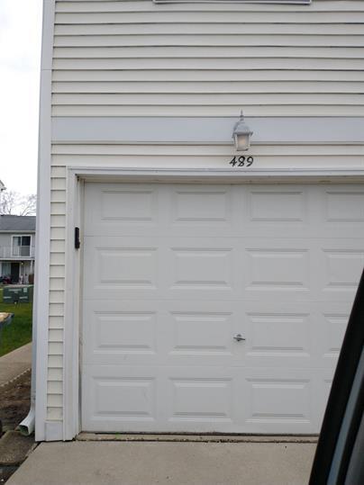 Building Photo - 489 Meadow Green Ln