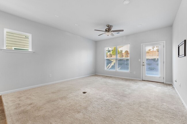 Building Photo - Griffin 3 bed/2 bath Home in Senior Community! 1/2 off Second Month Rent!