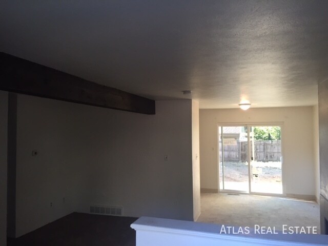 Building Photo - 4485 Driftwood Pl