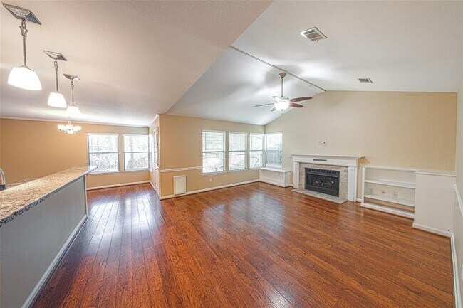Primary Photo - 49 Sawmill Grove Ln