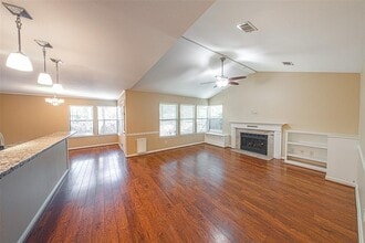 Building Photo - 49 Sawmill Grove Ln