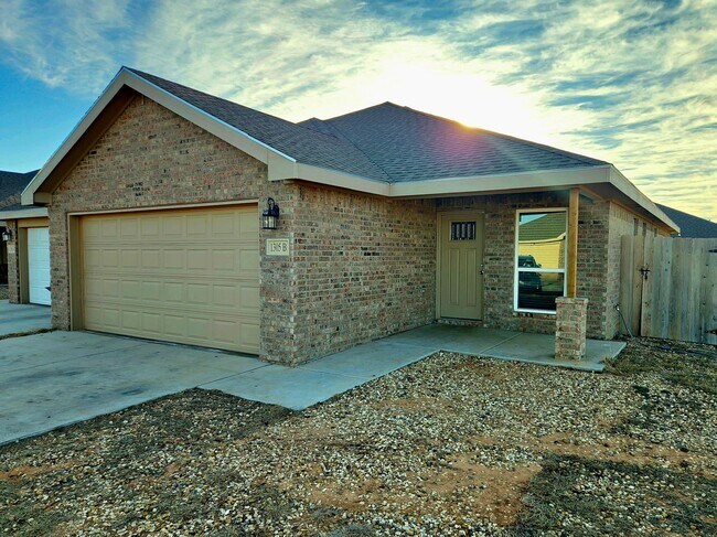 Building Photo - Charming 3 Bedroom in Northwest Lubbock