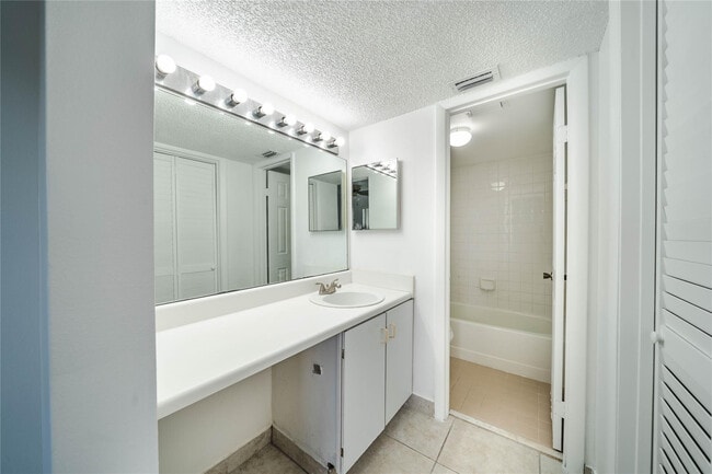 Building Photo - 1000 Constitution Dr