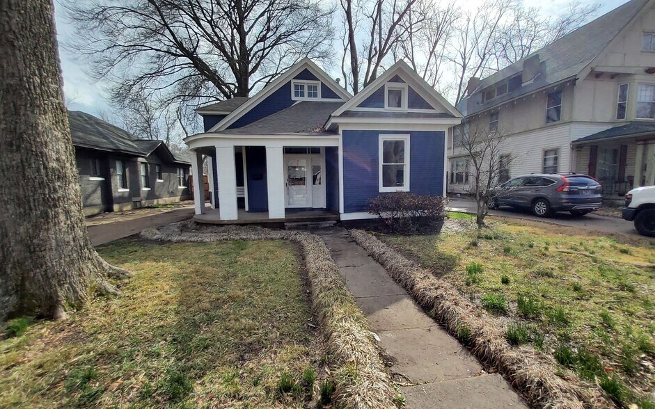 Building Photo - 2007 Nelson Ave
