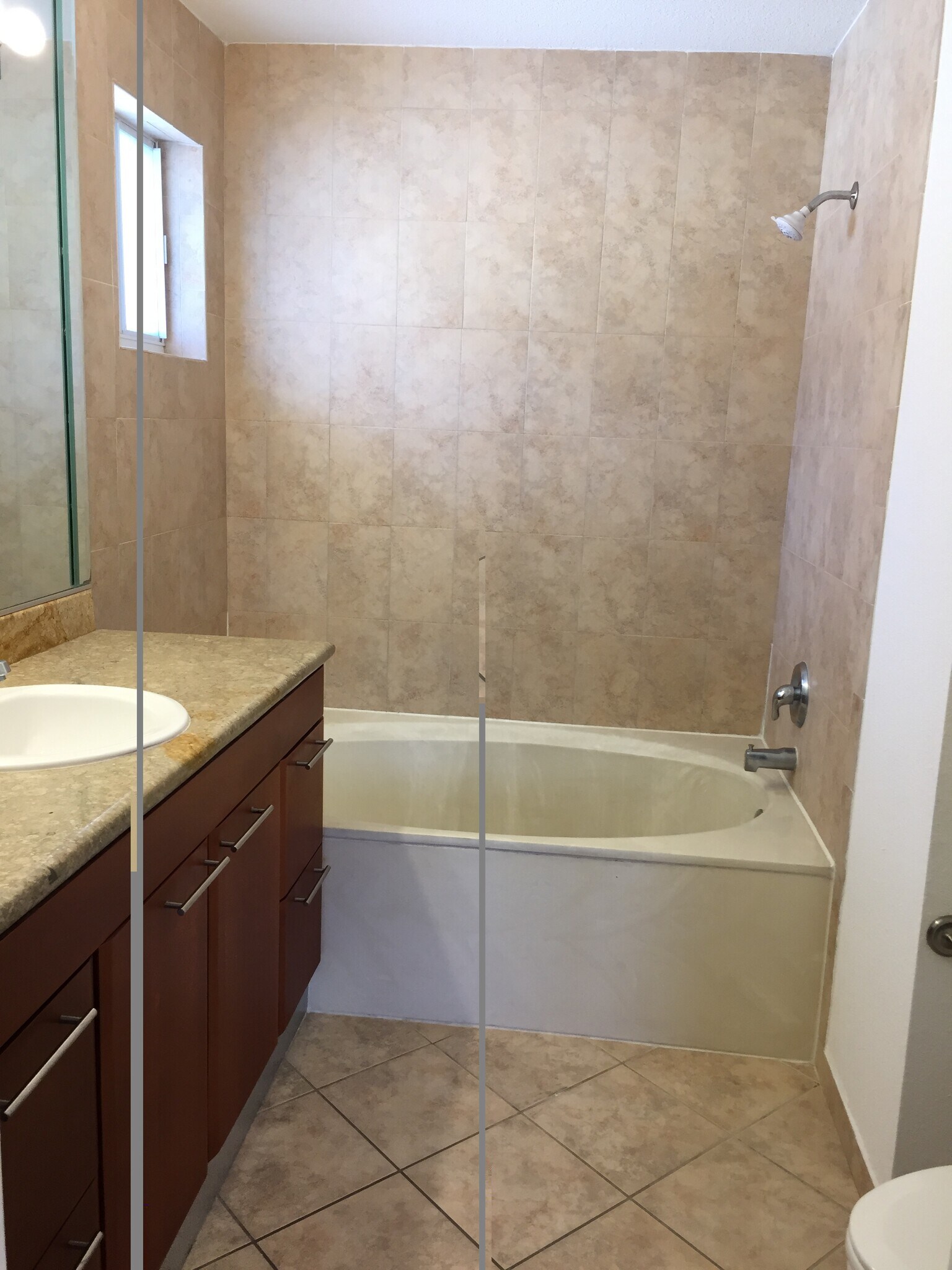 Master bathroom - 17802 NW 74th Ct