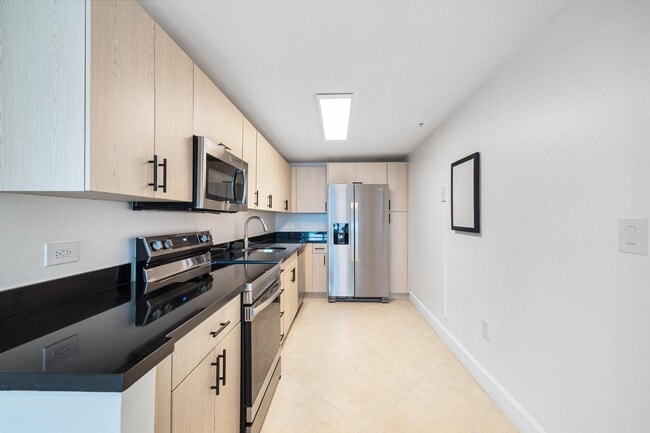 Building Photo - 7501 E Treasure Dr