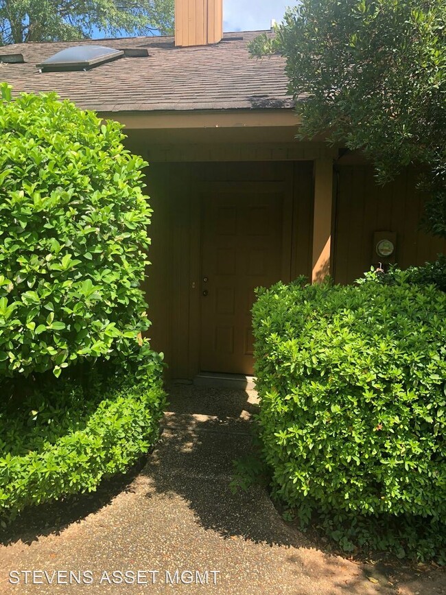 Building Photo - 1 br, 1 bath House - 3253 Eastwood Drive