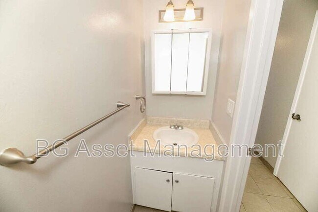 Building Photo - 106 Avian Dr