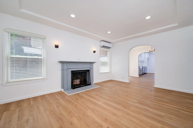 Building Photo - 8807 Cimarron St