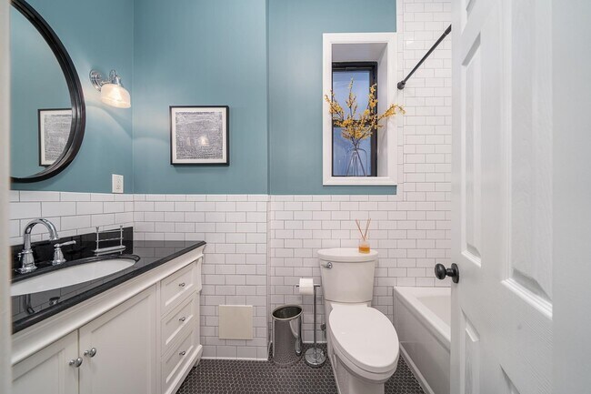 Building Photo - 1009 Willow Ave