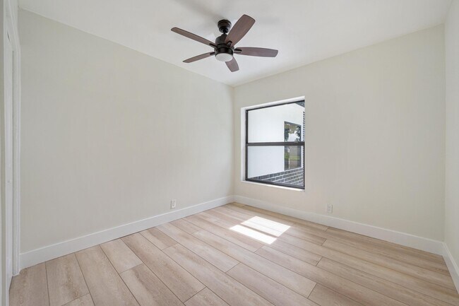 Building Photo - 8201 NW 67th Ave