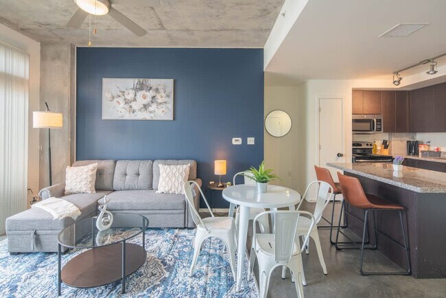 Building Photo - 333 E Roosevelt St