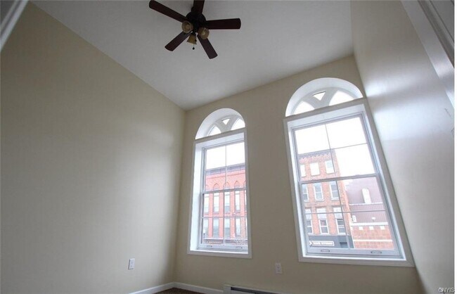 Building Photo - Village of Carthage 2 Bedroom / 1 Full Bath Completely Renovated Apartment