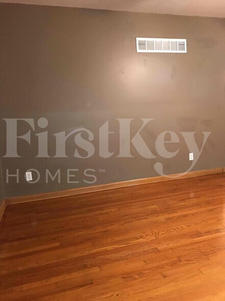 Building Photo - 8316 Stark Ave