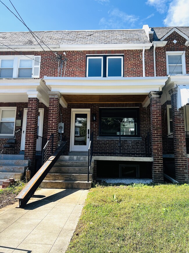 Building Photo - 5612 2nd Pl NW