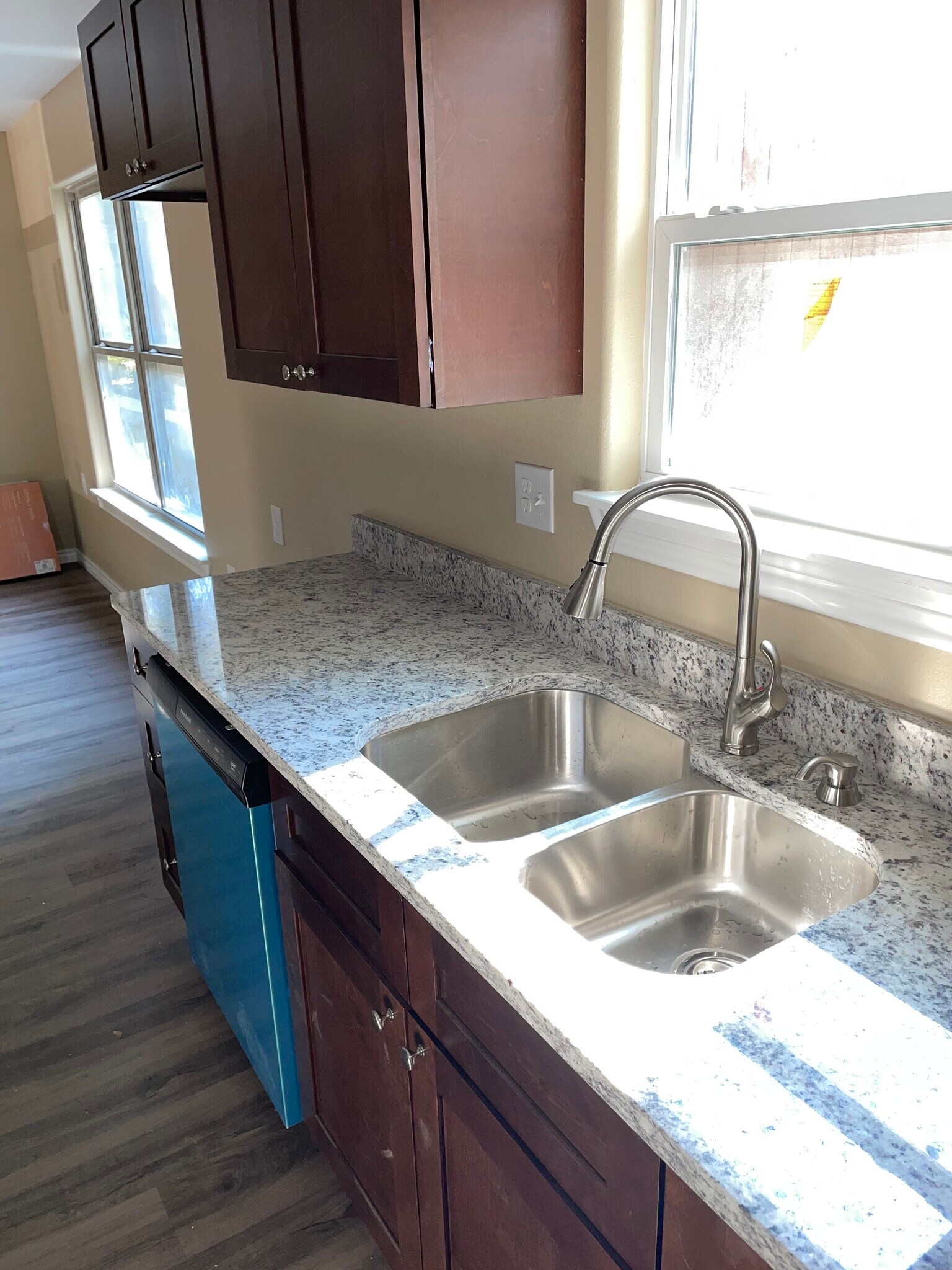 KITCHEN SINK WITH DISHWASHER BELOW - 612 Timberline Dr